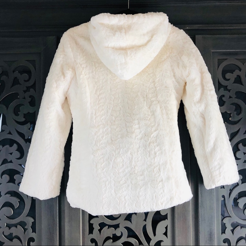 Amy Byer off white faux fur reversible coat 14